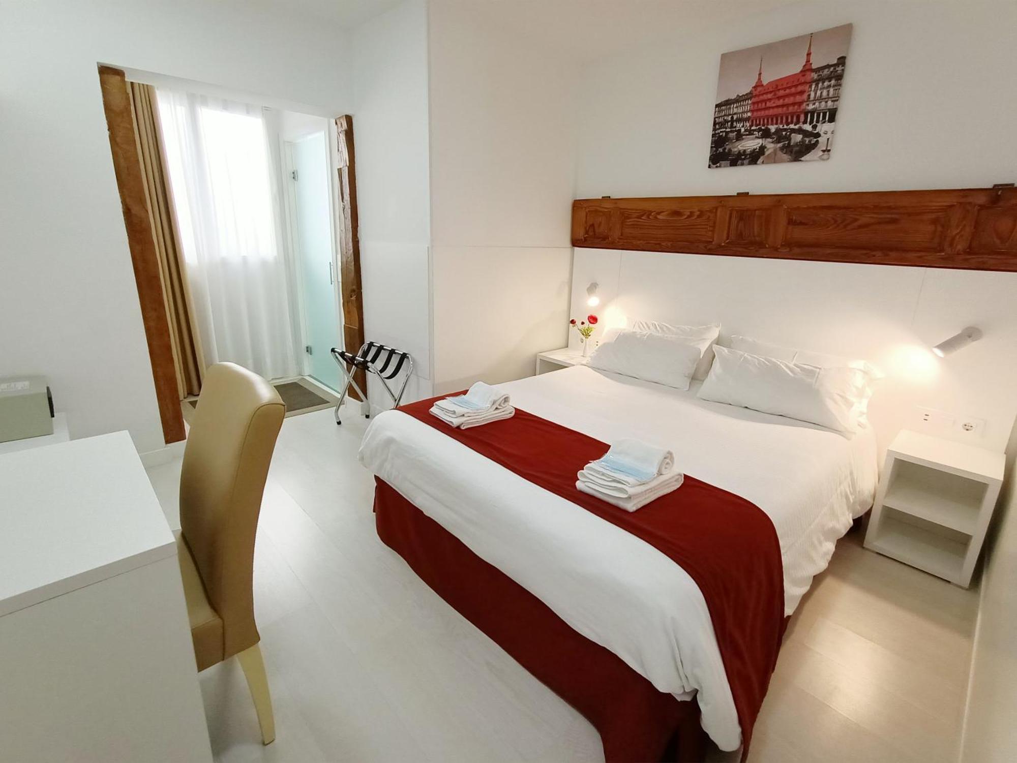 Hostal Royal Cruz Мадрид Экстерьер фото