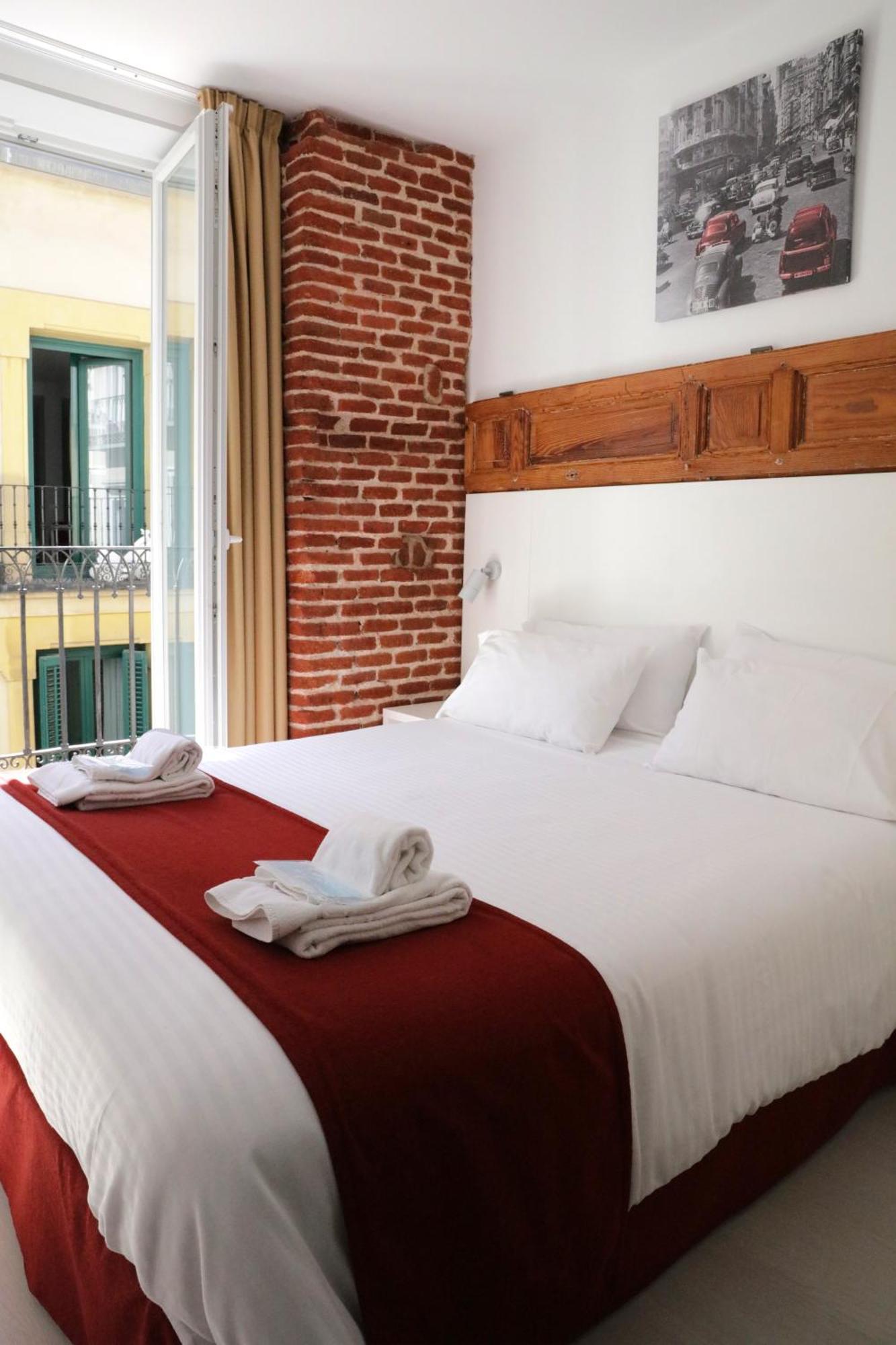 Hostal Royal Cruz Мадрид Экстерьер фото