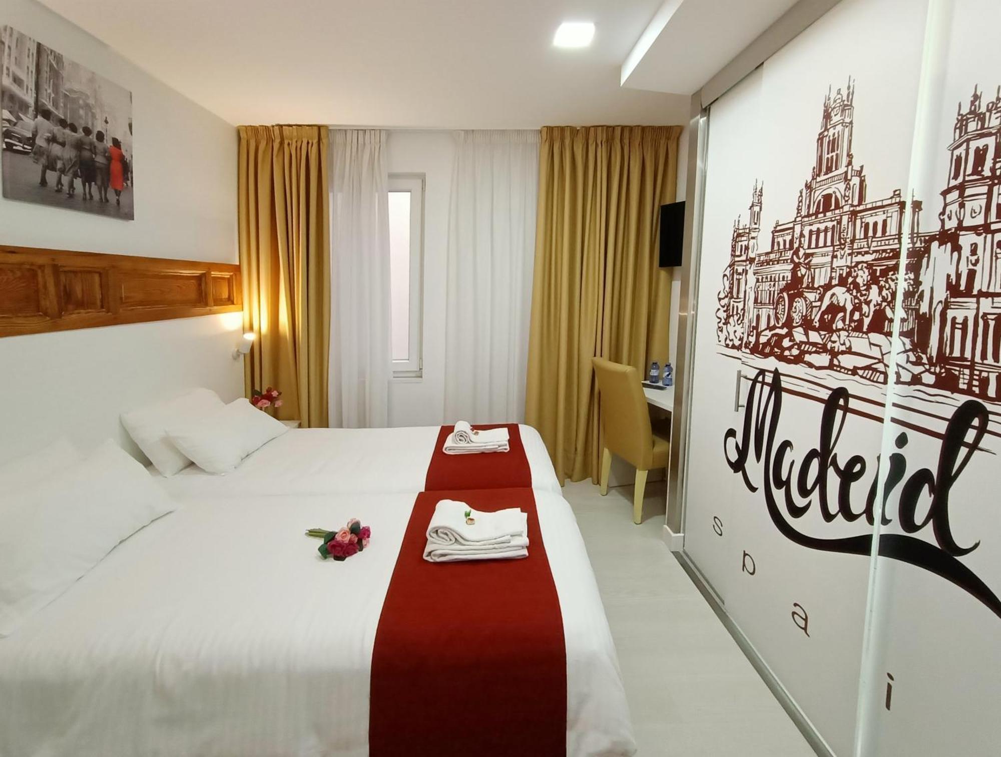 Hostal Royal Cruz Мадрид Экстерьер фото