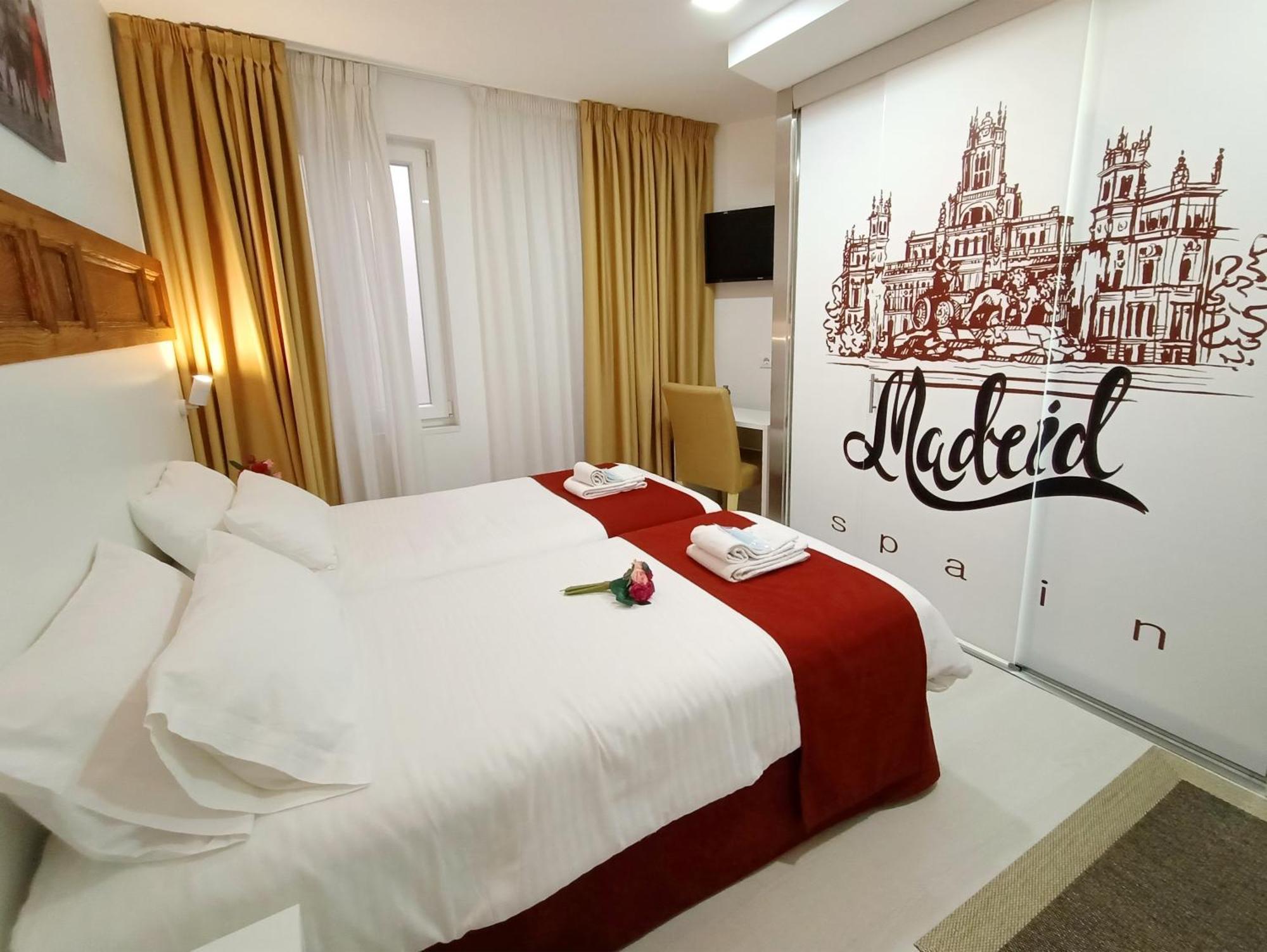 Hostal Royal Cruz Мадрид Экстерьер фото